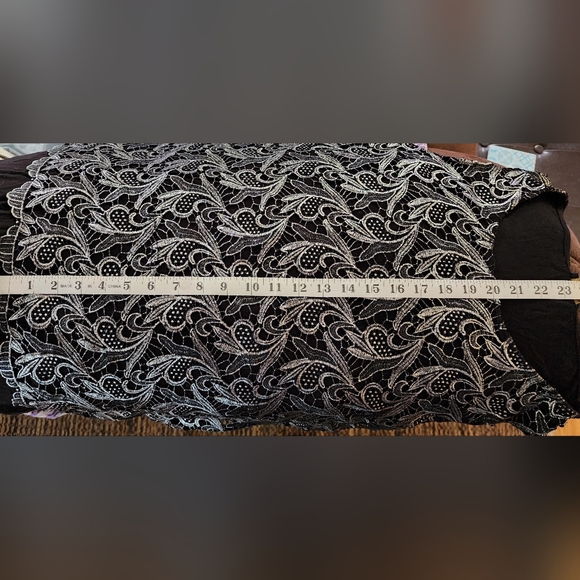 Black and lace sleeveless top, XL - Picture 8 of 8